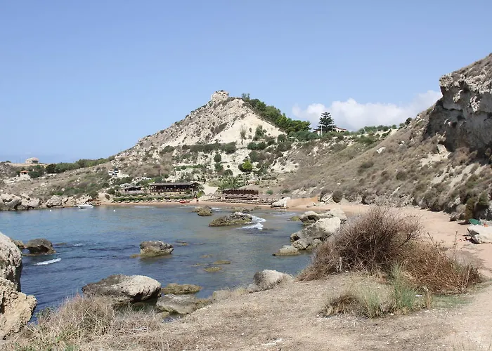 לינה וארוחת בוקר Giarrizzo 3*